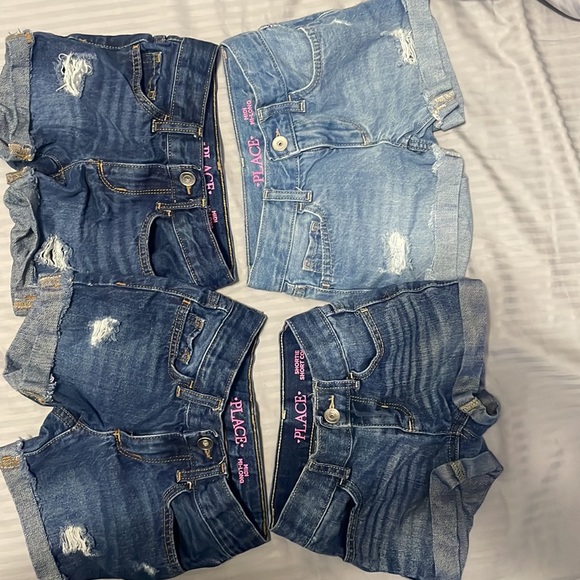 The Children’s Place Lot of Size 5 Girls Shorts - Picture 2 of 2